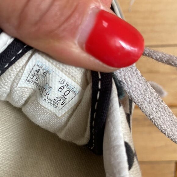 Vans lace up sneakers, size 4.5 youth / size 6 womens. - Picture 6 of 6